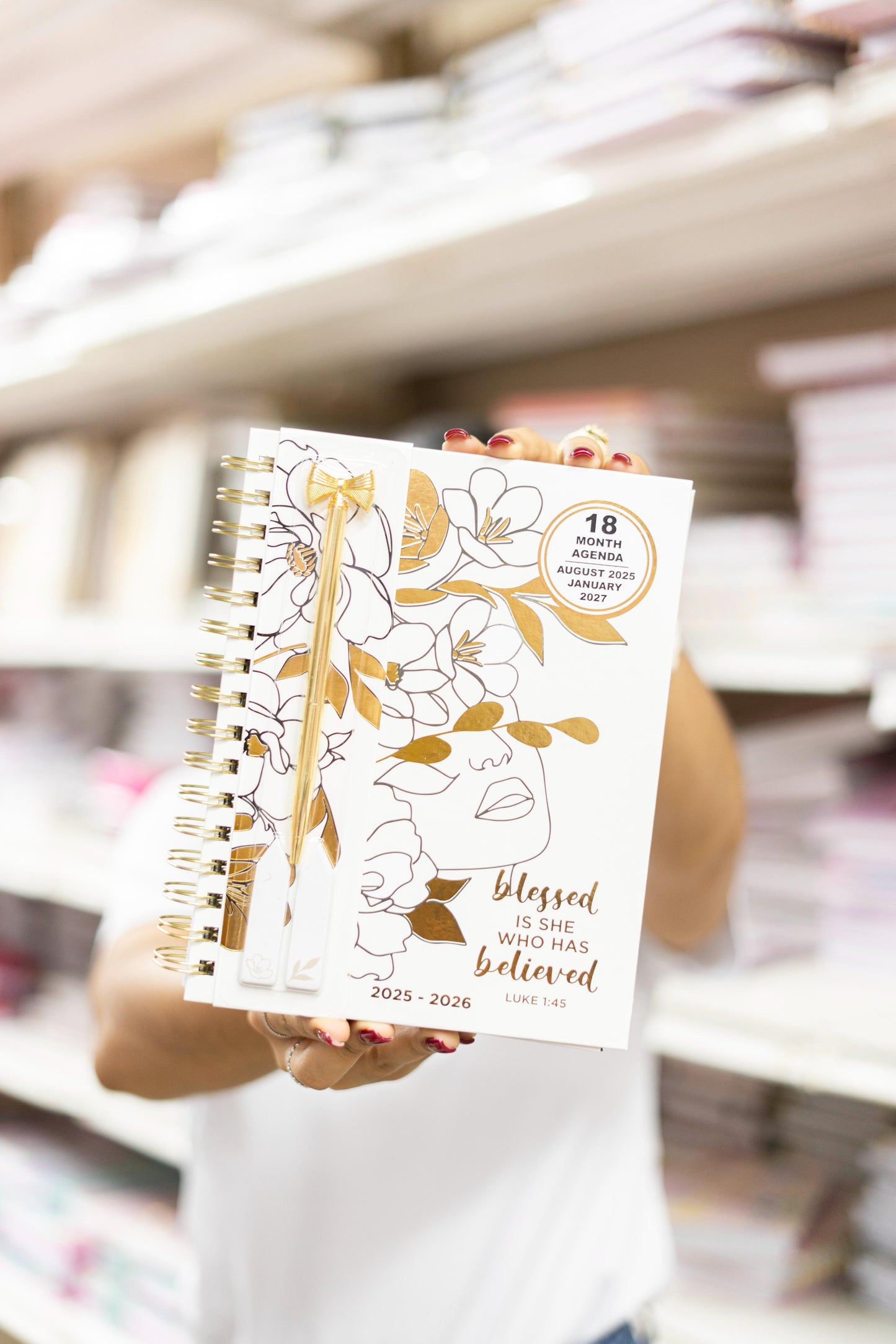 "Rostro de Mujer" Agenda 18 meses con lapicero